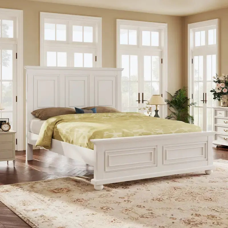 Letto a piattaforma in pino massello in stile tradizionale di colore bianco, dimensioni King Size, con doghe in legno per camera da letto