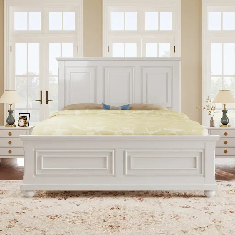 Letto a piattaforma in pino massello in stile tradizionale di colore bianco, dimensioni King Size, con doghe in legno per camera da letto