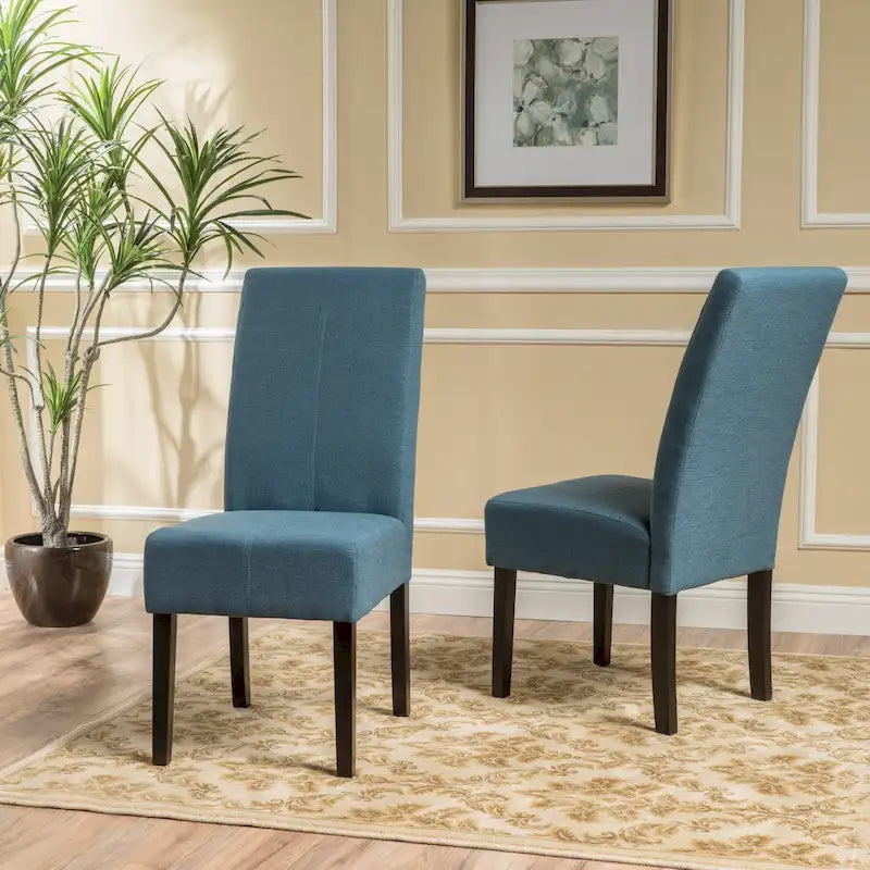 Sedia da pranzo contemporanea con tappezzeria a punto T e gambe in legno massello