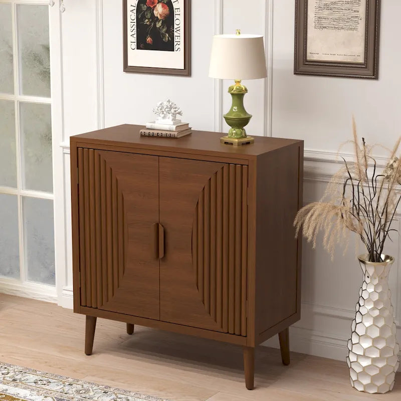 Credenza moderna a righe verticali marroni e mobile contenitore