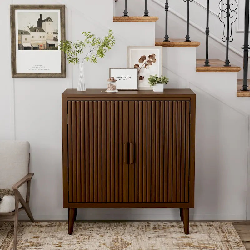 Credenza moderna a righe verticali marroni e mobile contenitore