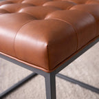 Mini Pouf Rotondo – Pelle Rigenerata Marrone Cuoio, Base in Metallo Grafite, Cubo da 18"