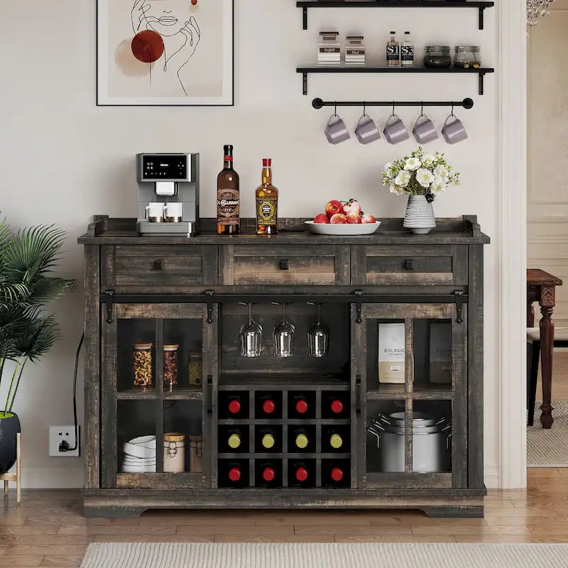 Credenza scorrevole in stile rustico con portabottiglie e stazione di ricarica