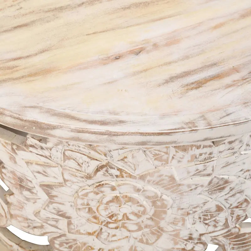 Tavolino rotondo in legno di mango intagliato a mano con finitura bianca anticata, 84 cm