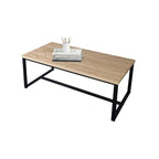 Tavolino da caffè in stile costiero moderno con piano in legno naturale, tavolo centrale per soggiorno boho
